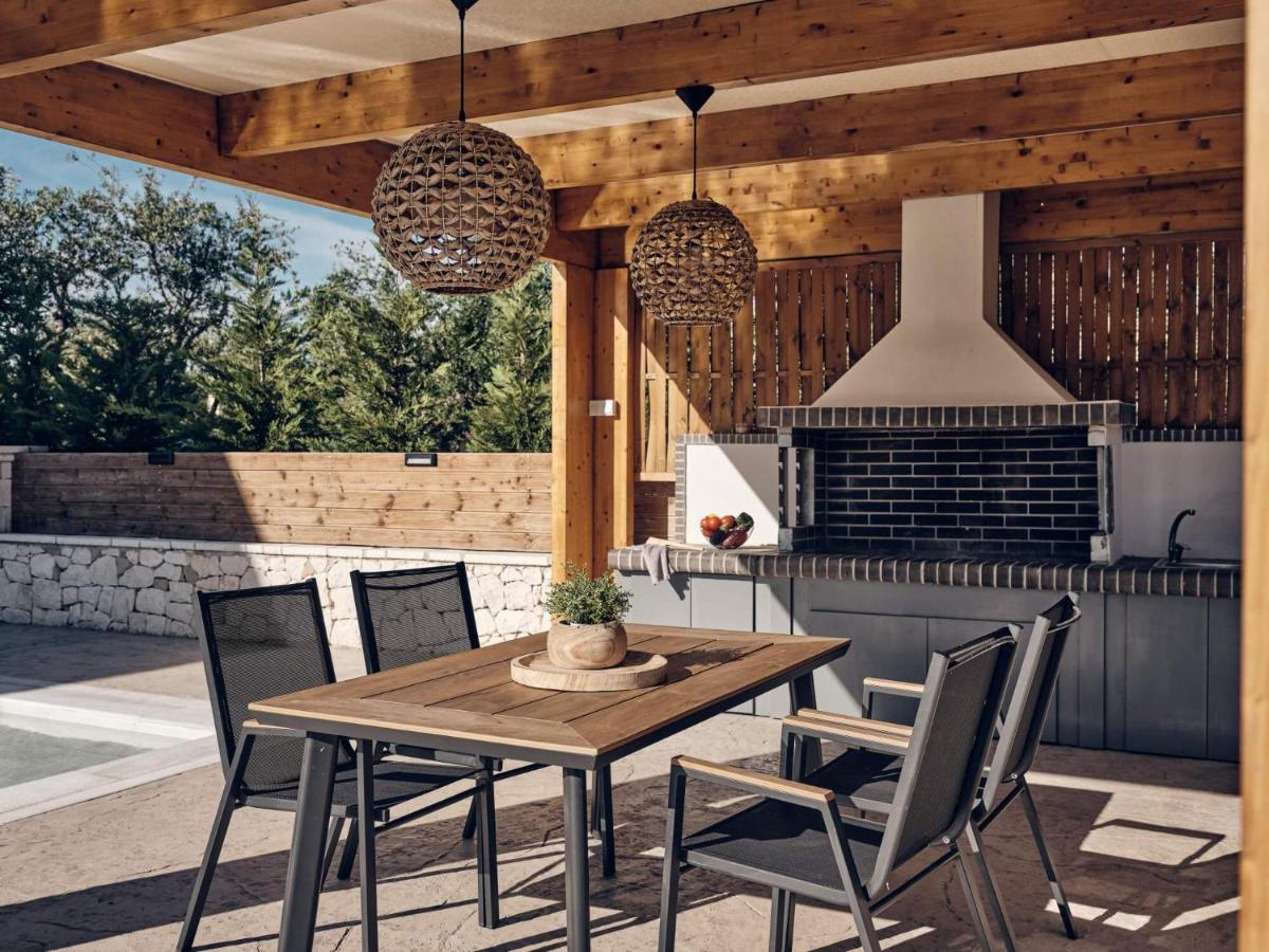 Errikos Family Villa Áyios Kírikos Bagian luar foto